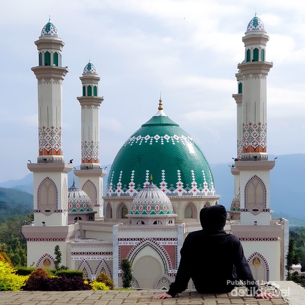 Masjid Jami' Syahrul Ikhsan: Jembatan Kesejahteraan untuk Warga Cilacap